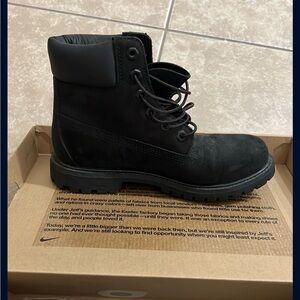 Nike Men's Dark Black Boots